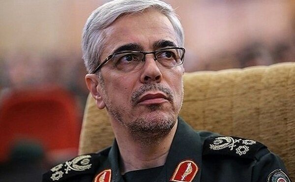 سرلشکر باقری: روند تکمیل انسداد مرزهای شرقی به سرعت در حال انجام است سرلشکر باقری: روند تکمیل انسداد مرزهای شرقی به سرعت در حال انجام است