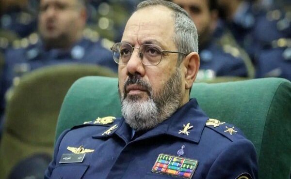 وزیر دفاع به المسیره: یمنی ها از آمریکا هراسی ندارند وزیر دفاع به المسیره: یمنی ها از آمریکا هراسی ندارند