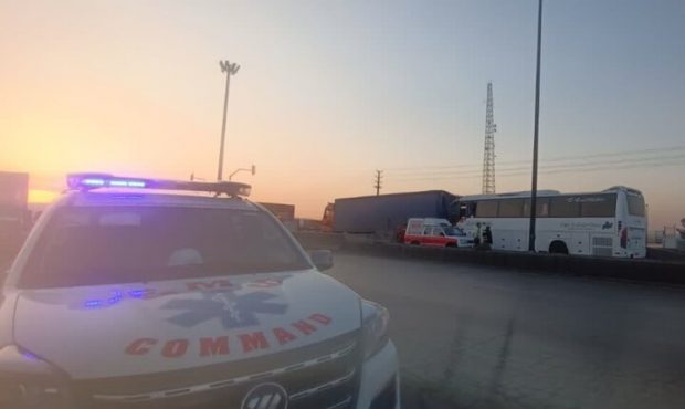 تصادف اتوبوس تهران-شاهرود با ۲۶ مصدوم در سمنان؛ راننده کشته شد تصادف اتوبوس تهران-شاهرود با ۲۶ مصدوم در سمنان؛ راننده کشته شد