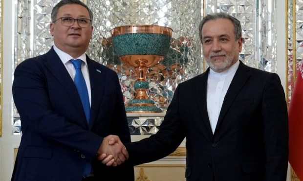 وزرای خارجه ایران و قزاقستان دیدار کردند