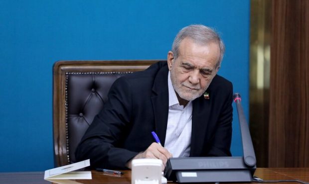 پزشکیان: بهرام عکاشه تفکر علمی درباره زلزله را ترویج داد