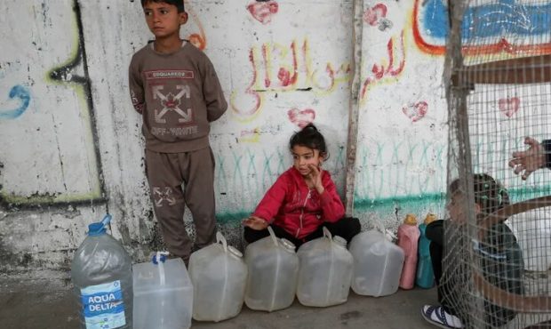دولت غزه: ۷۰۰ فلسطینی در صفوف دریافت آب شهید شدهاند دولت غزه: ۷۰۰ فلسطینی در صفوف دریافت آب شهید شدهاند
