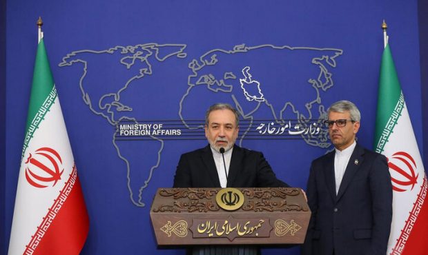 عراقچی: جنگ روایت‌ها از جنگ واقعی سخت‌تر و مهم‌تر است