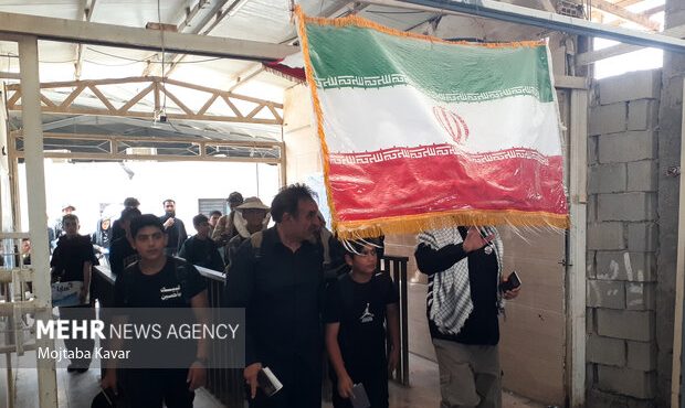 تردد بیش از ۴۲ هزار زائر از مرز مهران طی امروز تردد بیش از ۴۲ هزار زائر از مرز مهران طی امروز