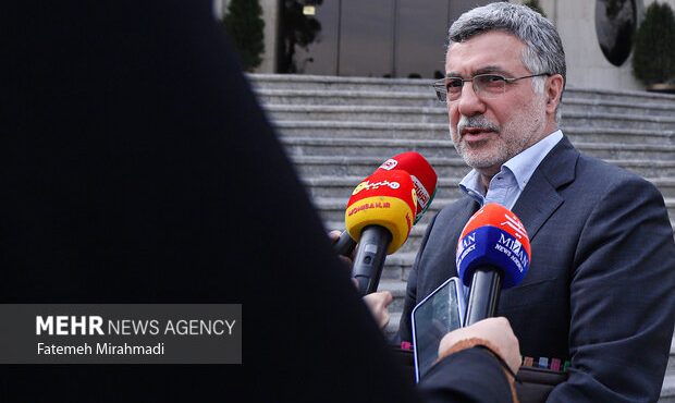 واکنش وزیر بهداشت به طرح دانشگاه غیرانتفاعی پزشکی و کلاسهای ۶۰۰ نفره واکنش وزیر بهداشت به طرح دانشگاه غیرانتفاعی پزشکی و کلاسهای ۶۰۰ نفره