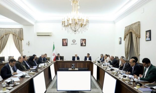 عارف: طبق سند چشم انداز تا سال آینده عقب افتادگیهای علمی جبران میشود عارف: طبق سند چشم انداز تا سال آینده عقب افتادگیهای علمی جبران میشود