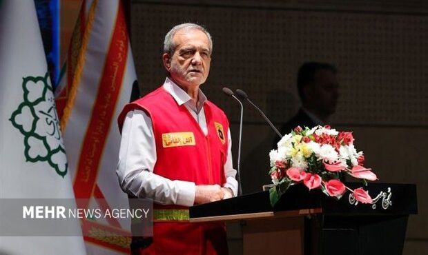 پزشکیان: به زانو در آوردن ملت ایران یک خواب و خیال است