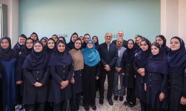 پزشکیان: ارتقای کیفیت آموزش ارتباطی با تحریم ندارد