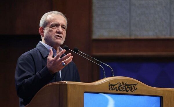 پزشکیان: رقم اضافه‌کار پرستاران، اصلاً قابل قبول نیست و باید اصلاح شود