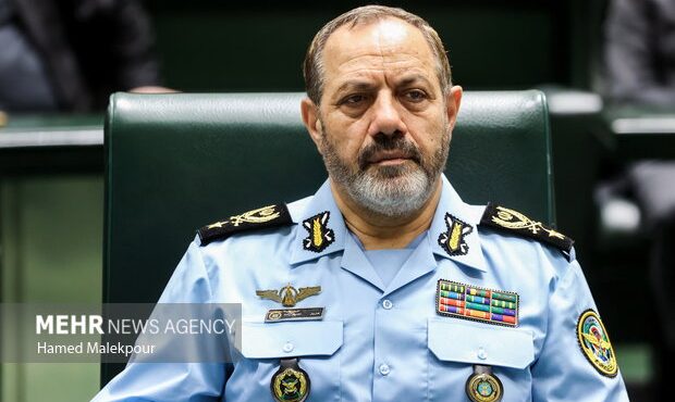 وزیر دفاع: تولیدات دفاعی کشور اکنون بالاتر از سطح جنگ ۱۲ روزه است وزیر دفاع: تولیدات دفاعی کشور اکنون بالاتر از سطح جنگ ۱۲ روزه است