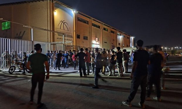 ورزشگاه دربی ۱۰۶ تغییر نکرد/ اراک میزبان پرسپولیس و استقلال