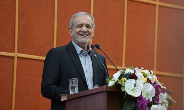 پزشکیان: دولت در مسیر حذف قیمتگذاری دستوری است پزشکیان: دولت در مسیر حذف قیمتگذاری دستوری است