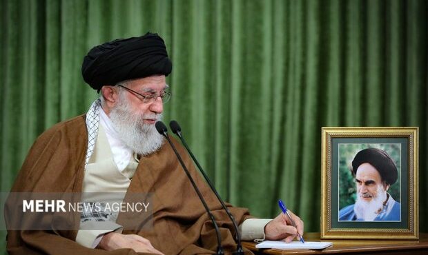 رهبر انقلاب: ایران پرچم مقابله با نظام سلطه را برافراشته است رهبر انقلاب: ایران پرچم مقابله با نظام سلطه را برافراشته است