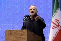 پزشکیان: پاسخگویی و اصلاح عملکرد اداری، کلید رضایت مردم است