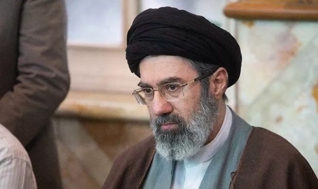 رهبر انقلاب: ایران اسلامی بساط سوءاستفاده‌های دشمن از تنگه هرمز را برخواهد چید