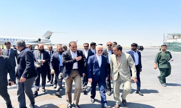 عاصم منیر وارد تهران شد عاصم منیر وارد تهران شد